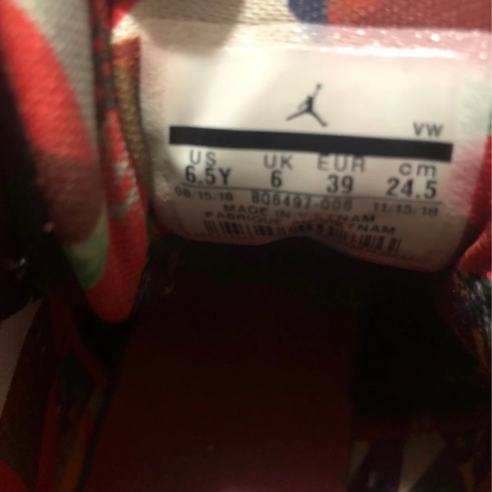 Jordan 12 - Picture 3 of 7